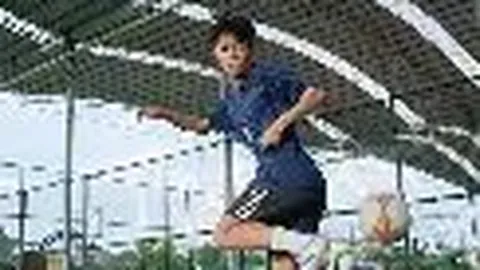 RNG逆风翻盘击败EDG，ES稳居领先地位